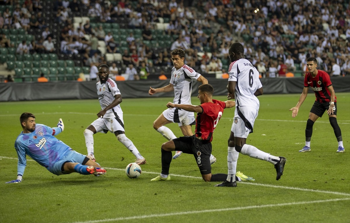 Beşiktaş Futbol Takımı, hazırlık maçında Gençlerbirliği ile Kocaeli Yıldız Entegre Stadı'nda...