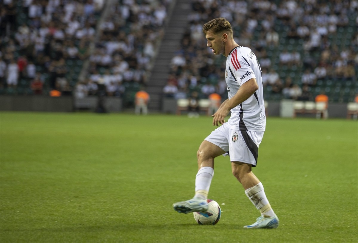 Beşiktaş Futbol Takımı, hazırlık maçında Gençlerbirliği ile Kocaeli Yıldız Entegre Stadı'nda...