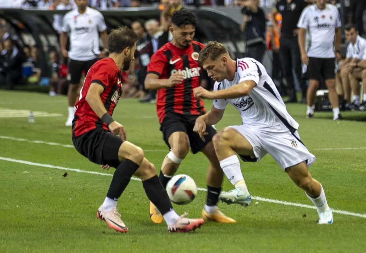 Beşiktaş Futbol Takımı, hazırlık maçında Gençlerbirliği ile Kocaeli Yıldız Entegre Stadı'nda...