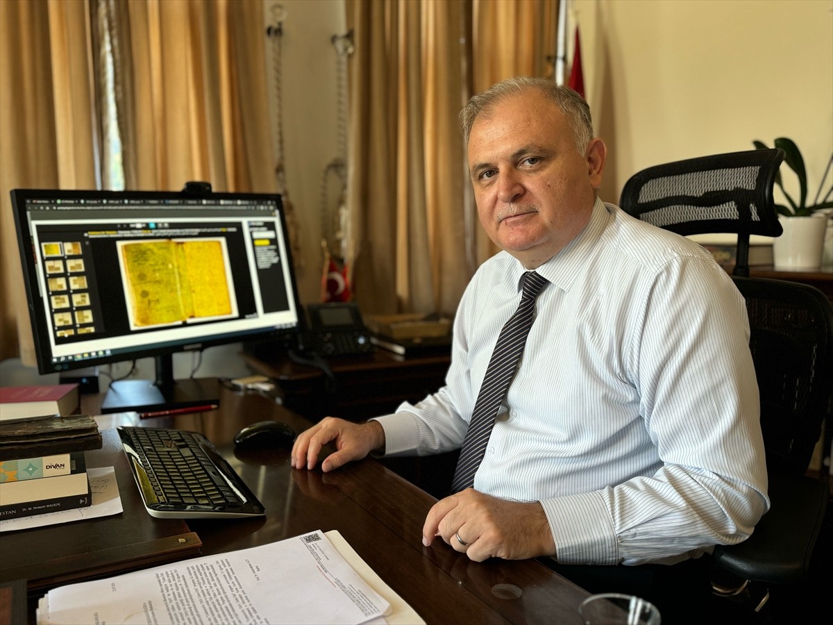 Beşir Ağa Kütüphanesi'nin koleksiyonundan yaklaşık 250 yıl önce kaybolan el yazması eser, ait...