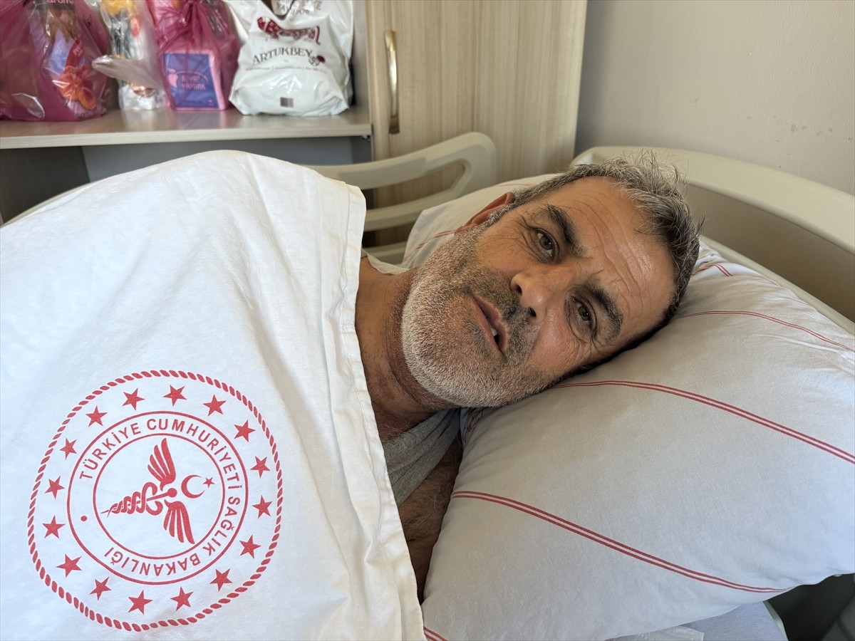 Bingöl'de bıçaklı saldırıya uğradıkları anlar güvenlik kamerasınca kaydedilen yaralılar tedavi...