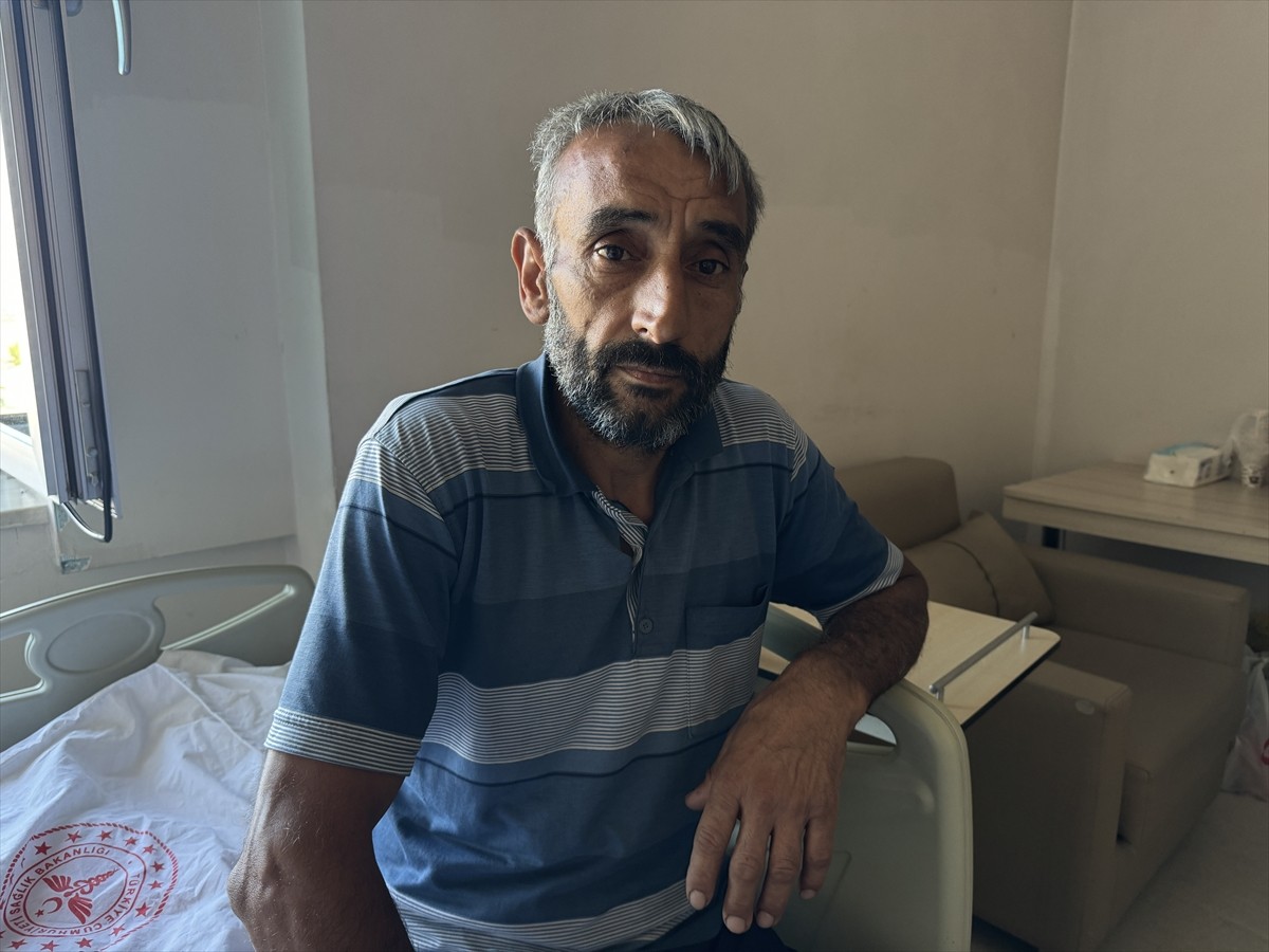 Bingöl'de bıçaklı saldırıya uğradıkları anlar güvenlik kamerasınca kaydedilen yaralılar tedavi...