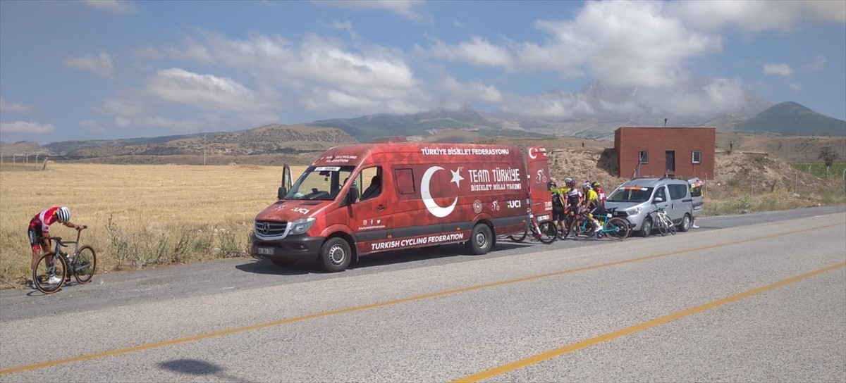 Bisiklet Milli Takımı, eylül ayında düzenlenecek Avrupa Şampiyonası ve Dünya Şampiyonası öncesi...