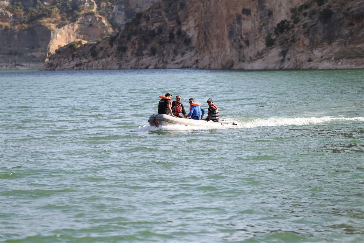 Bunaltıcı sıcakların yaşandığı yaz aylarında sulama kanalları, nehirler ve göletlerde yaşanan...