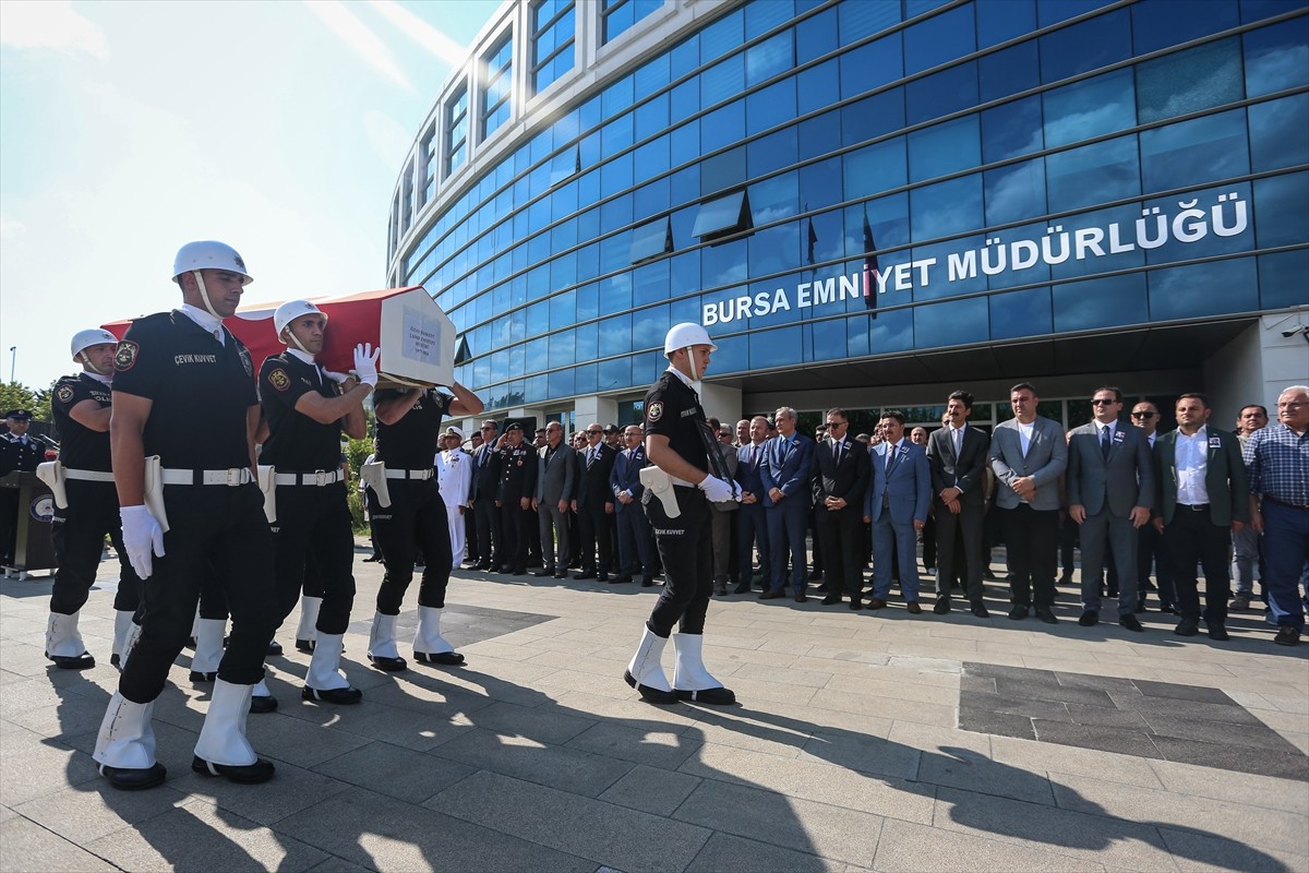 Bursa'da kanser tedavisi gördüğü sırada 47 yaşında vefat eden İl Emniyet Müdür Yardımcısı Özay...