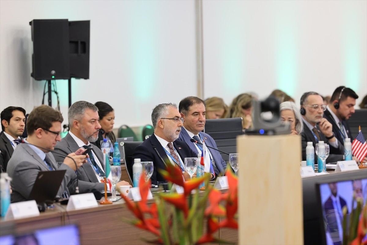 Çalışma ve Sosyal Güvenlik Bakanı Vedat Işıkhan, Brezilya'nın Fortaleza kentinde, "G20 Çalışma ve...