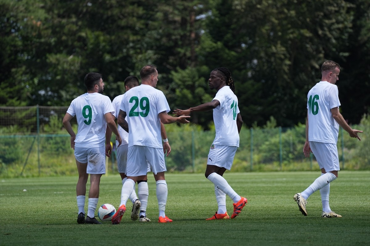 Corendon Alanyaspor, hazırlık maçında Gaziantep FK ile karşılaştı. Gaziantep FK'lı futbolcu Kacper...