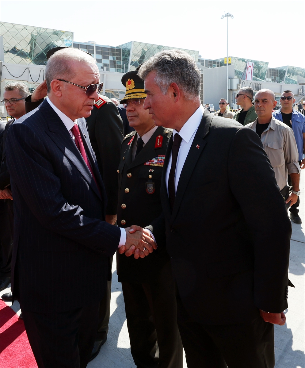 Cumhurbaşkanı Recep Tayyip Erdoğan (solda), 20 Temmuz Barış ve Özgürlük Bayramı törenlerinin...