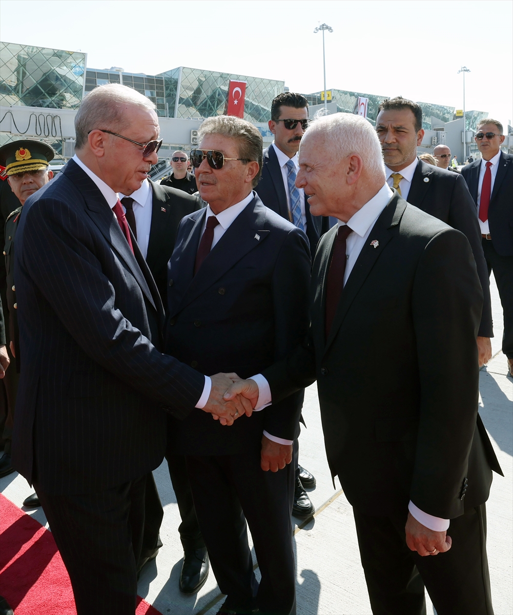 Cumhurbaşkanı Recep Tayyip Erdoğan (solda), 20 Temmuz Barış ve Özgürlük Bayramı törenlerinin...