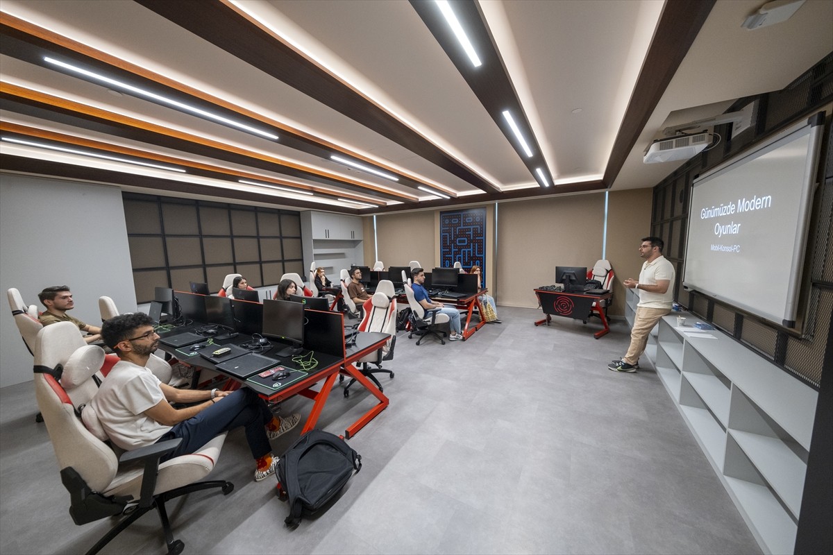 Cumhurbaşkanlığı Dijital Dönüşüm Ofisi koordinasyonunda Cumhurbaşkanlığı Millet Kütüphanesi'nde...