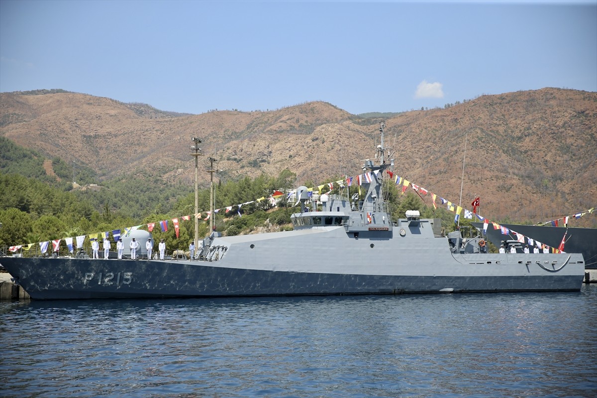 Deniz Kuvvetleri Komutanı Oramiral Ercüment Tatlıoğlu, Muğla'nın Marmaris ilçesindeki Aksaz Deniz...