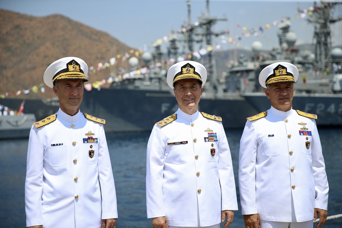 Deniz Kuvvetleri Komutanı Oramiral Ercüment Tatlıoğlu, Muğla'nın Marmaris ilçesindeki Aksaz Deniz...