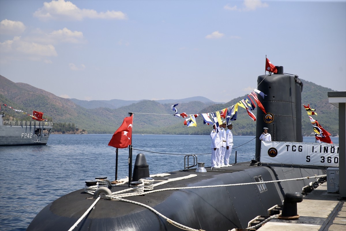 Deniz Kuvvetleri Komutanı Oramiral Ercüment Tatlıoğlu, Muğla'nın Marmaris ilçesindeki Aksaz Deniz...