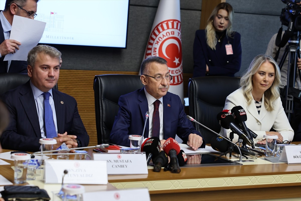 Dışişleri Bakanı Hakan Fidan, TBMM Dışişleri Komisyonu Başkanı Fuat Oktay başkanlığında toplanan...