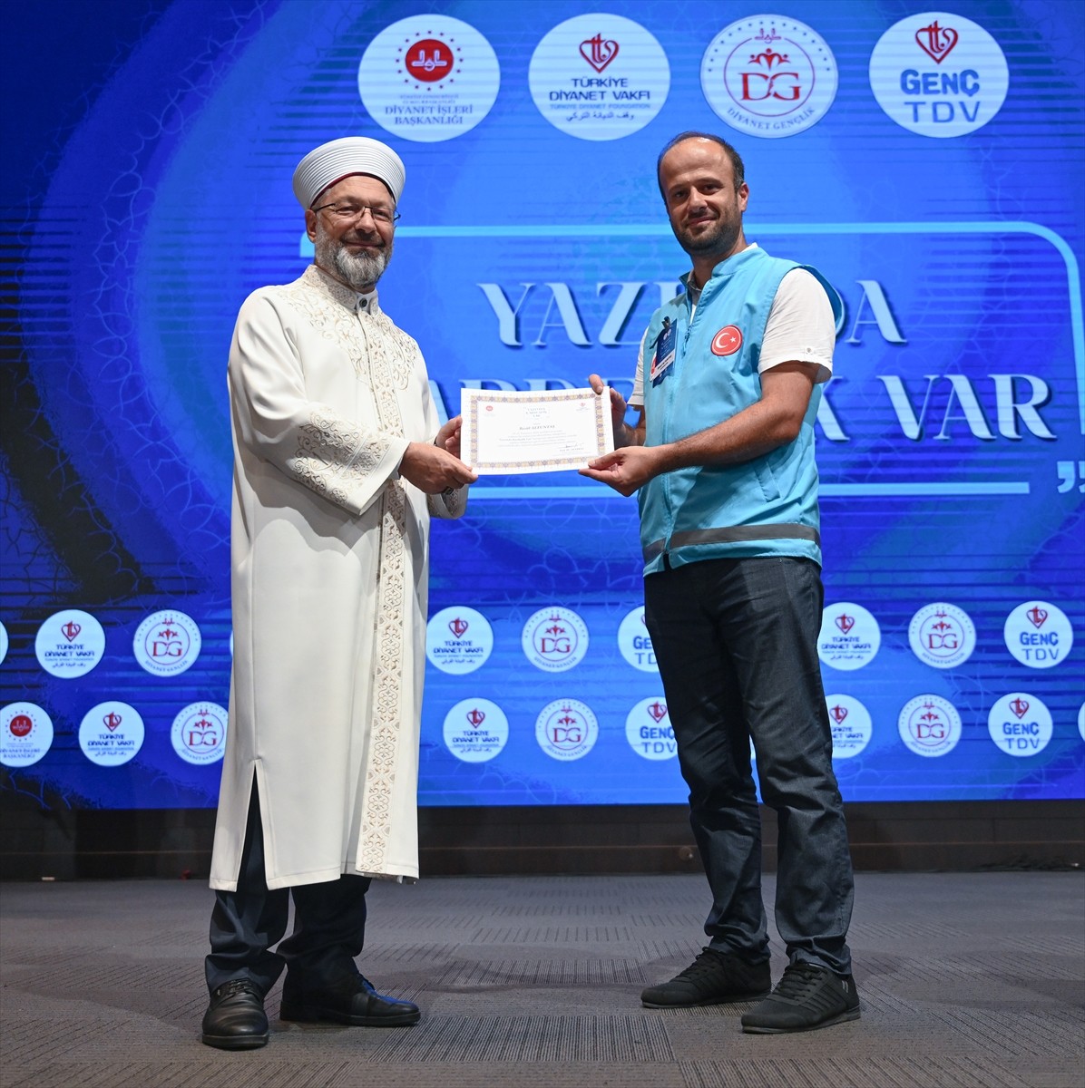 Diyanet İşleri Başkanlığı ile Türkiye Diyanet Vakfı (TDV) işbirliğinde düzenlenen "Yazımda...