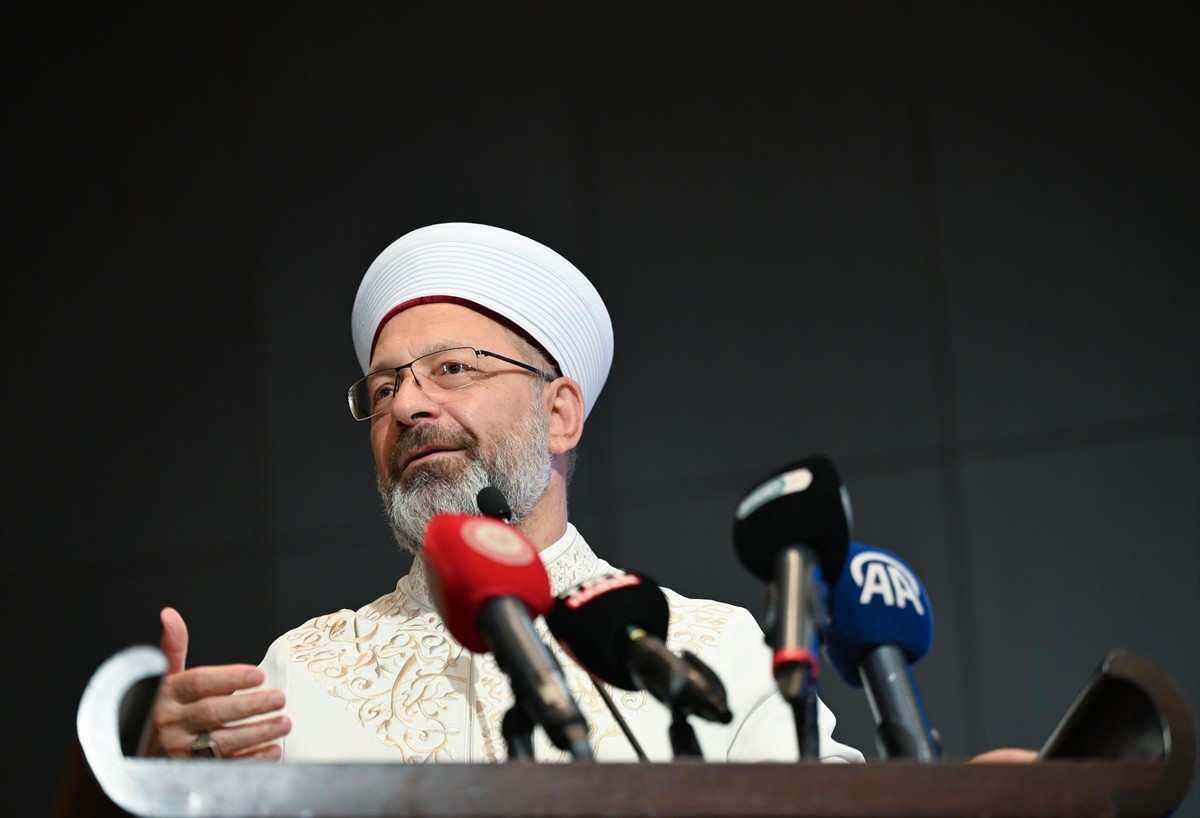 Diyanet İşleri Başkanlığı ile Türkiye Diyanet Vakfı (TDV) işbirliğinde düzenlenen "Yazımda...