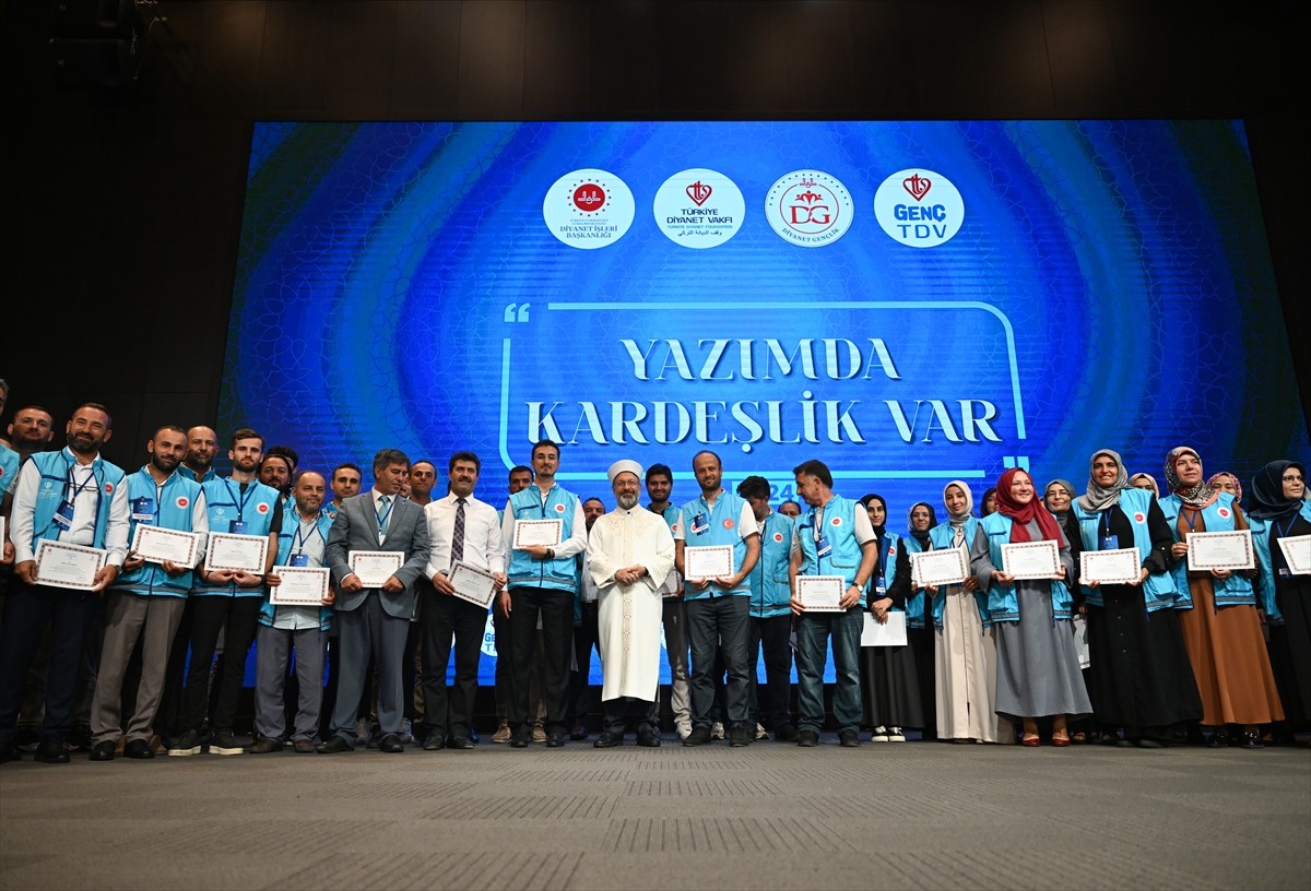Diyanet İşleri Başkanlığı ile Türkiye Diyanet Vakfı (TDV) işbirliğinde düzenlenen "Yazımda...