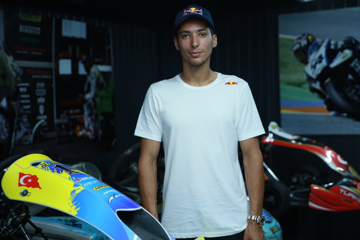 Dünya Superbike Şampiyonası'nda üst üste 10 kez yarış kazanan Toprak Razgatlıoğlu, Portekiz'de...