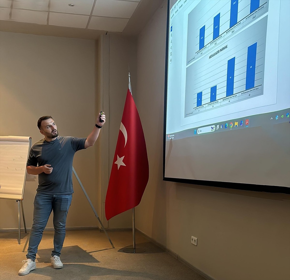 Erzurum'da yeni sezon hazırlıklarını sürdüren futbolcular, Atatürk Üniversitesi Performans Ölçüm...