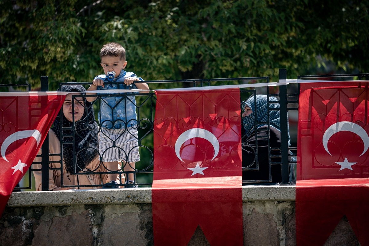 Erzurum Kongresi'nin 105. yıl dönümü dolayısıyla Havuzbaşı Kent Meydanı'nda kutlama töreni...