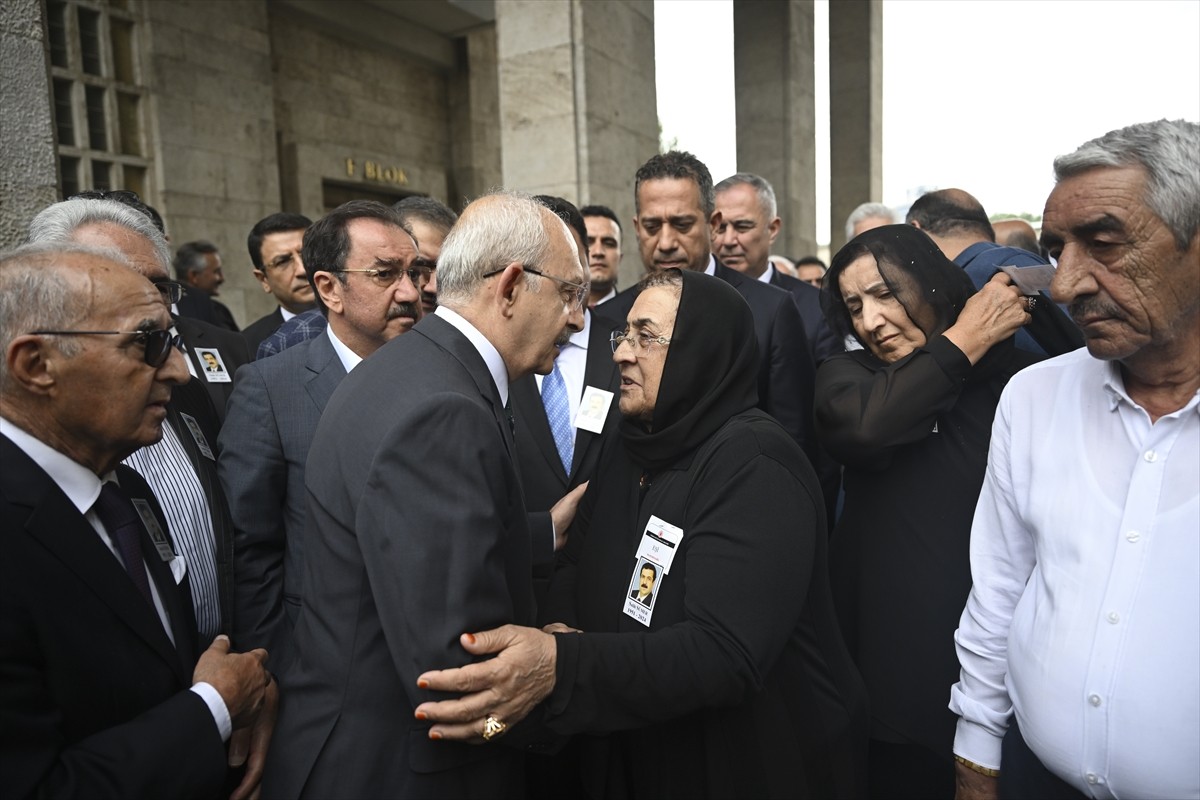 Eski Devlet Bakanı Salih Sümer için Meclis'te cenaze töreni düzenlendi. Ankara'da tedavi gördüğü...