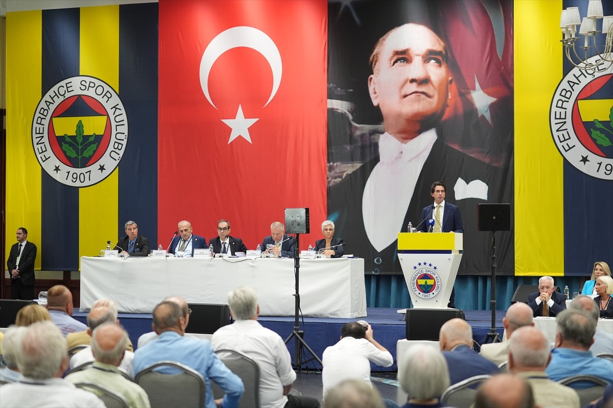 Fenerbahçe Kulübü Genel Sekreteri Burak Çağlan Kızılhan, Kalamış'taki Fenerbahçe Faruk Ilgaz...