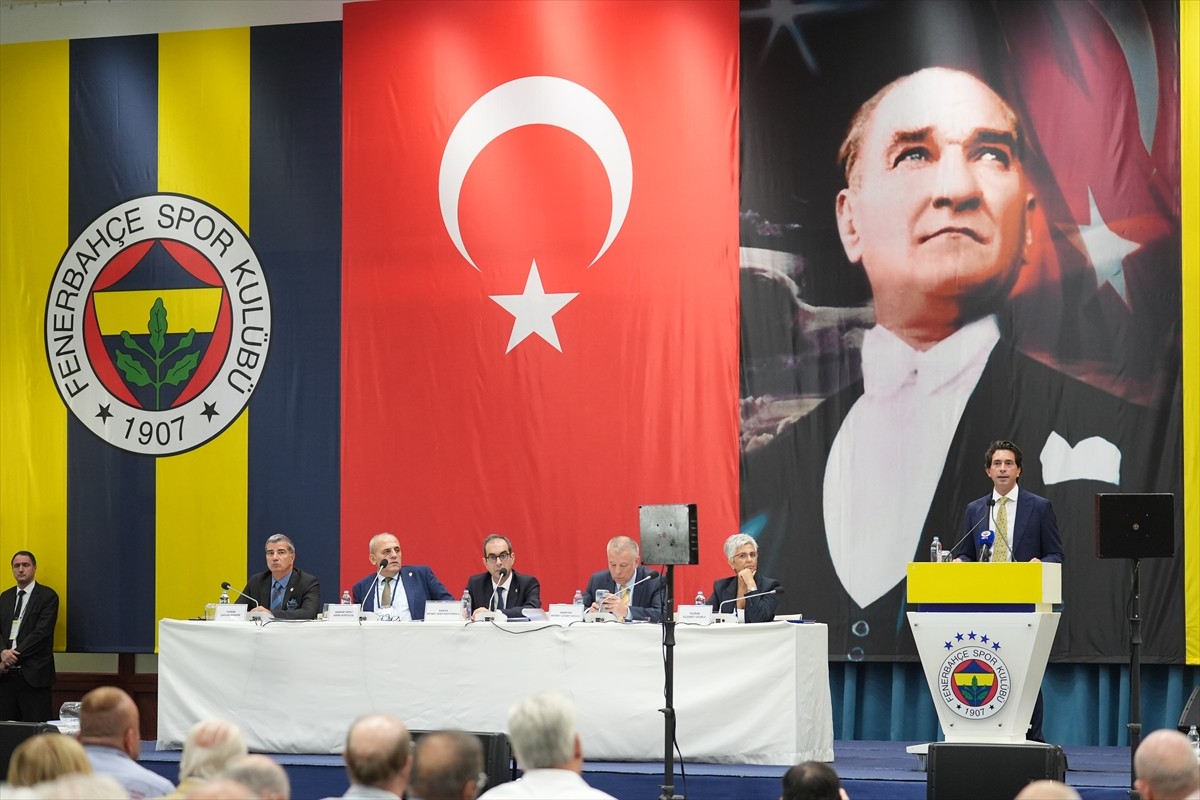 Fenerbahçe Kulübü Genel Sekreteri Burak Çağlan Kızılhan, Kalamış'taki Fenerbahçe Faruk Ilgaz...