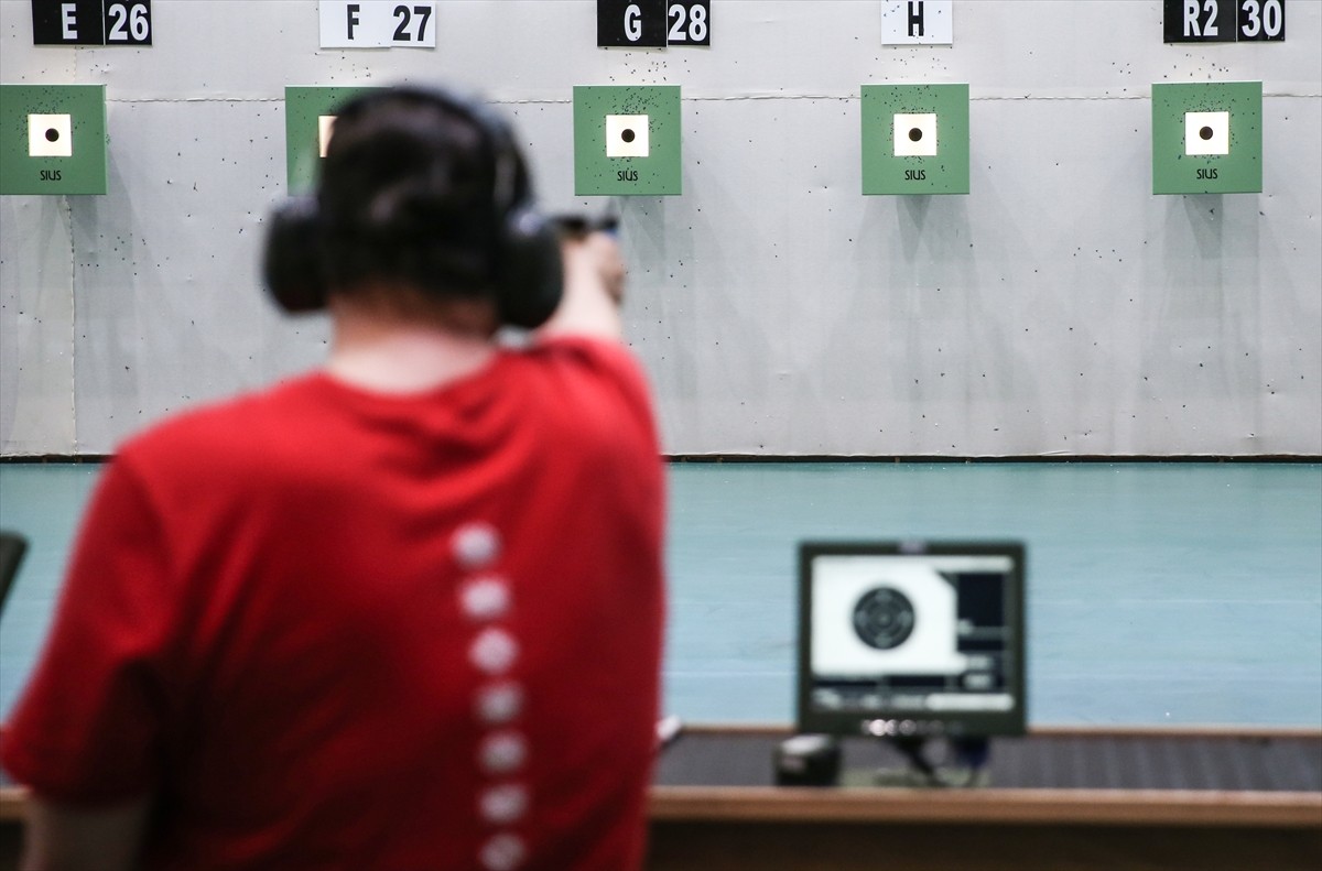 Fransa'da düzenlenecek Paris 2024 Paralimpik Oyunları'nda 8 sporcuyla mücadele edecek Para...