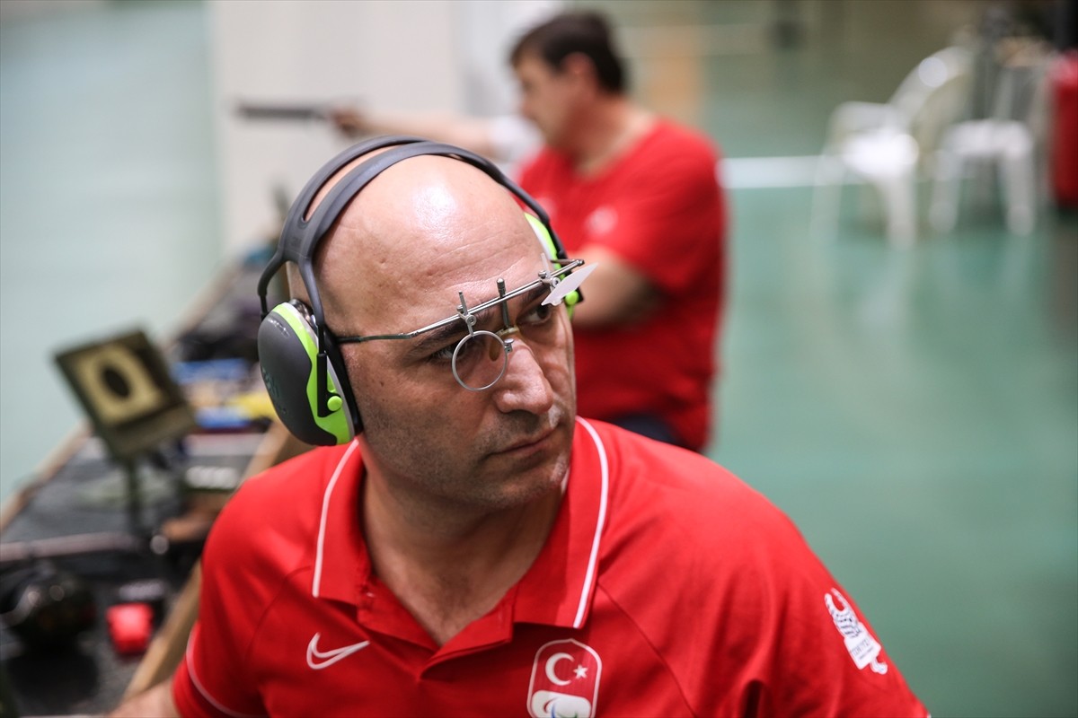 Fransa'da düzenlenecek Paris 2024 Paralimpik Oyunları'nda 8 sporcuyla mücadele edecek Para...