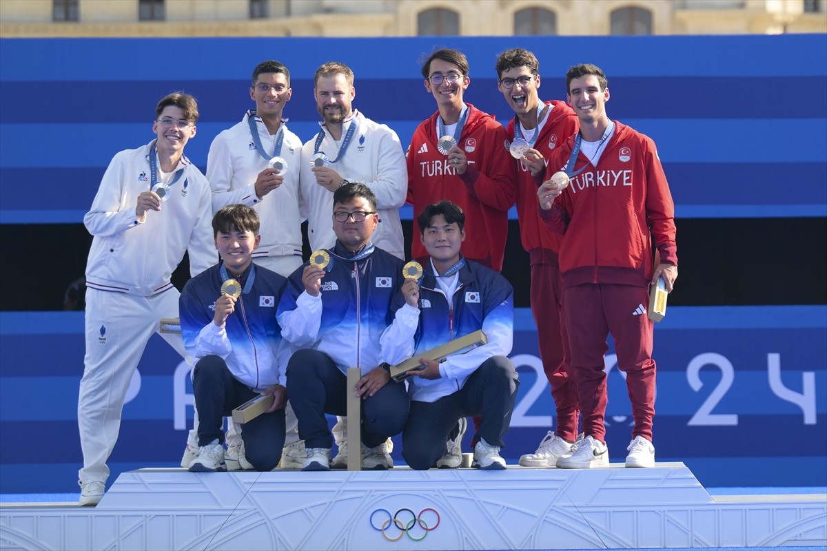 Fransa'da düzenlenen Paris 2024 Olimpiyat Oyunları'nın üçüncü gününde Okçuluk Klasik Yay Takım...