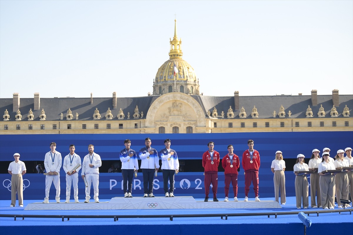 Fransa'da düzenlenen Paris 2024 Olimpiyat Oyunları'nın üçüncü gününde Okçuluk Klasik Yay Takım...