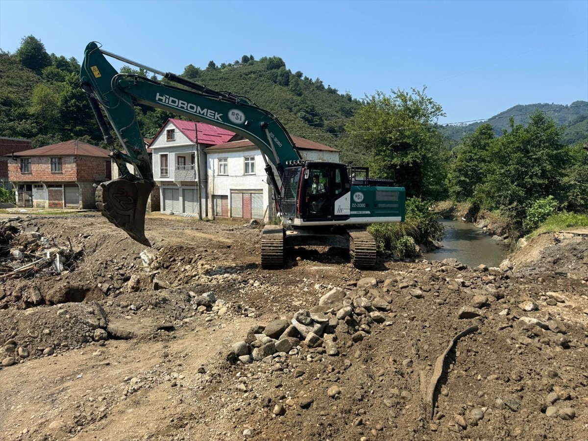 Giresun'da 19-20 Temmuz tarihlerinde meydana gelen sağanağın yol açtığı sel ve heyelanların...