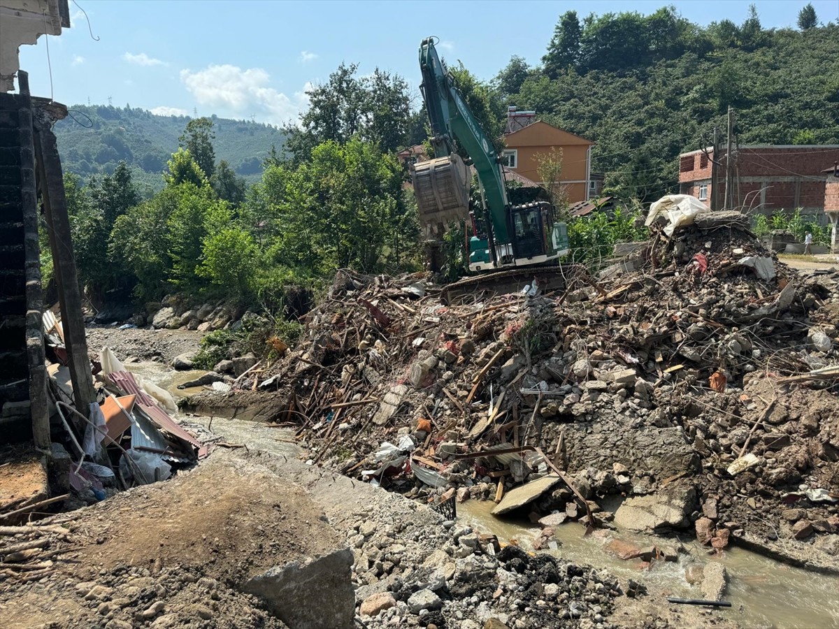 Giresun'da 19-20 Temmuz tarihlerinde meydana gelen sağanağın yol açtığı sel ve heyelanların...
