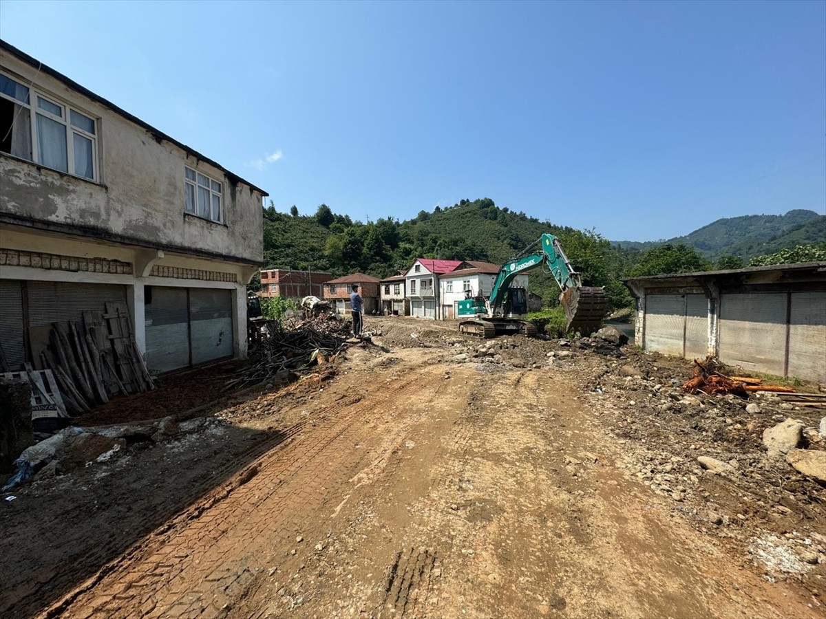 Giresun'da 19-20 Temmuz tarihlerinde meydana gelen sağanağın yol açtığı sel ve heyelanların...