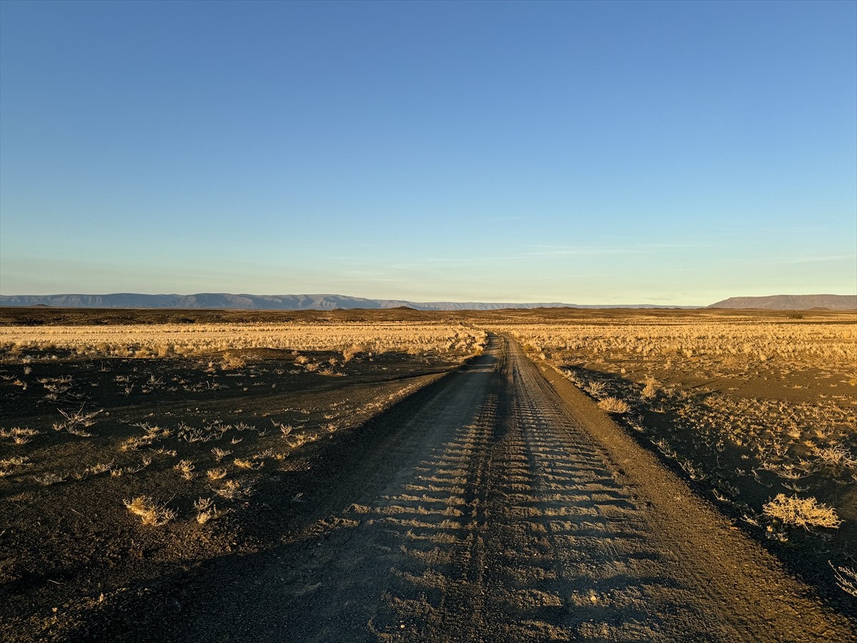 Güney Afrika Cumhuriyeti'nin güneybatısından başlayıp, Atlas Okyanusu sahilleri boyunca Namib...