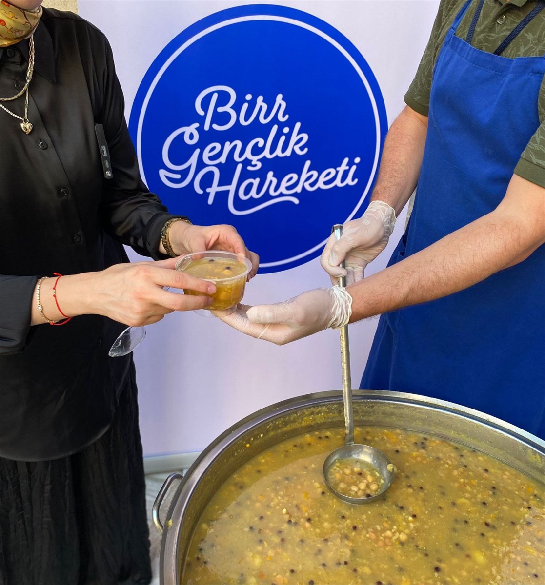 Hacı Ahmet Ünal Vakfı bünyesindeki "Bir Gençlik Hareketi" üyeleri, muharrem ayı dolayısıyla tarihi...