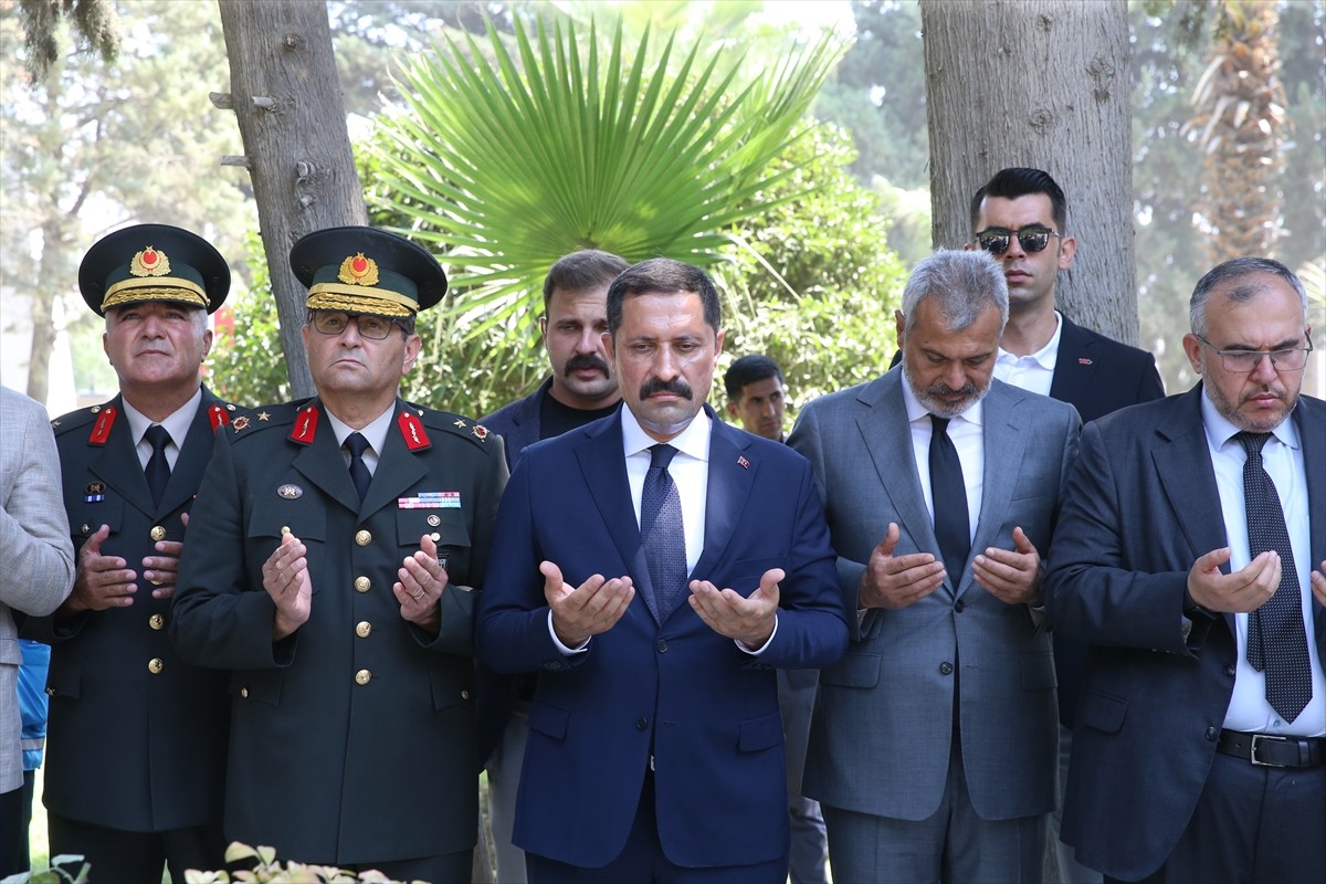 Hatay'ın ana vatana katılışının 85'nci yıl dönümü dolayısıyla tören düzenlendi. Antakya Cumhuriyet...