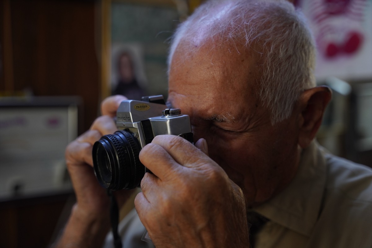 Irak’ın Süleymaniye kentinde yaşayan 84 yaşındaki Muhammed Emin Kadir, ilerleyen yaşına rağmen...