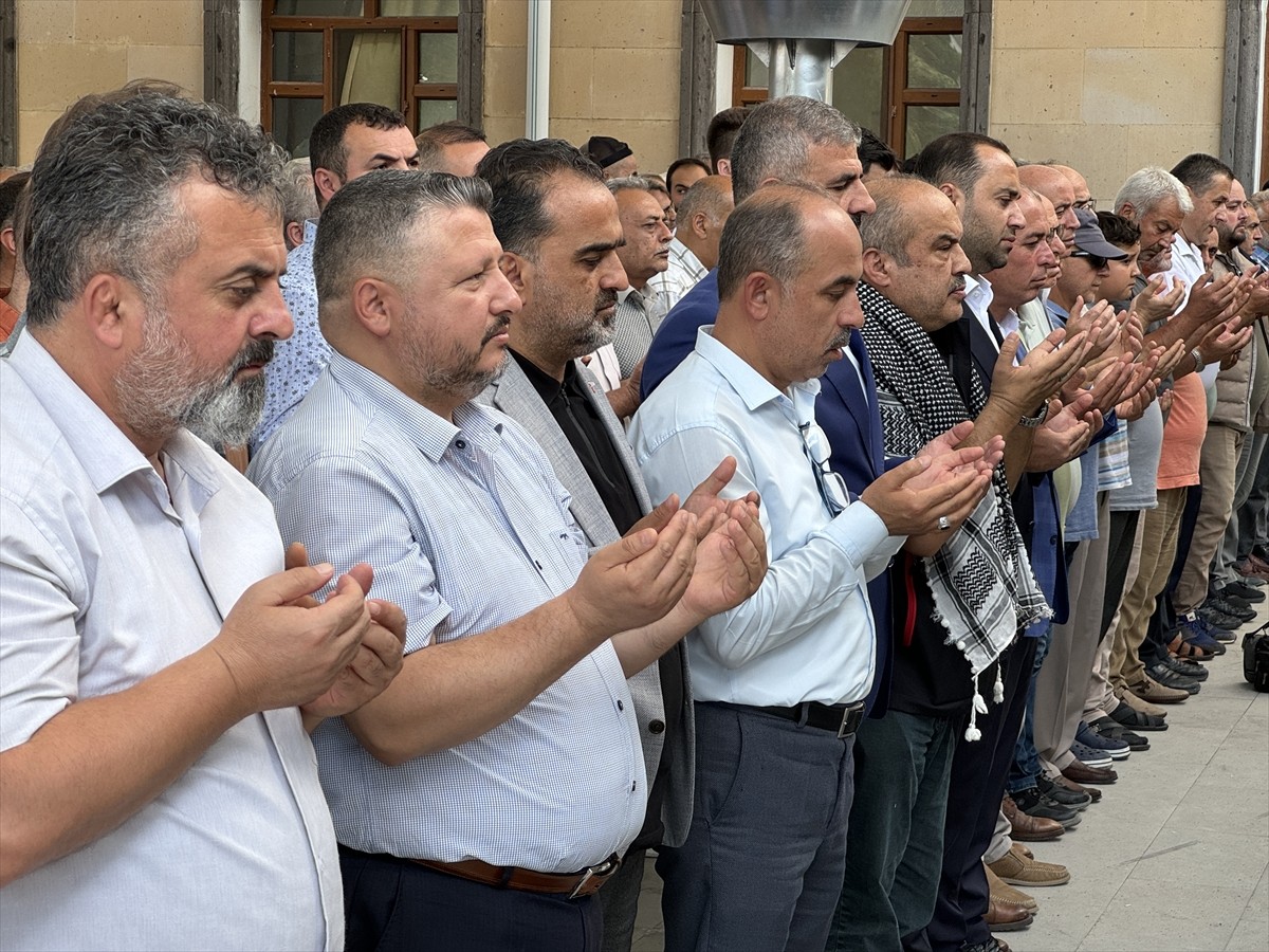 İran'ın başkenti Tahran'da suikasta uğrayan Hamas Siyasi Büro Başkanı İsmail Heniyye için...