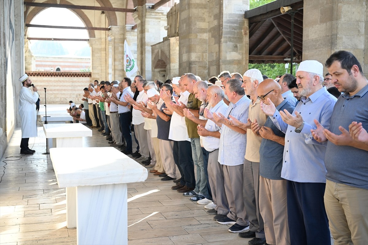 İran'ın başkenti Tahran'da suikasta uğrayan Hamas Siyasi Büro Başkanı İsmail Heniyye için...