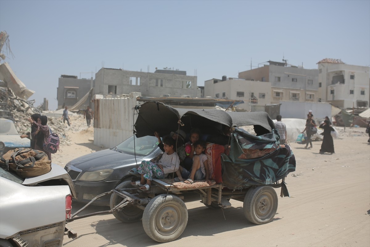 İsrail, 7 Ekim'den bu yana saldırılarını sürdürdüğü Gazze Şeridi'nde daha önce "güvenli" ilan...