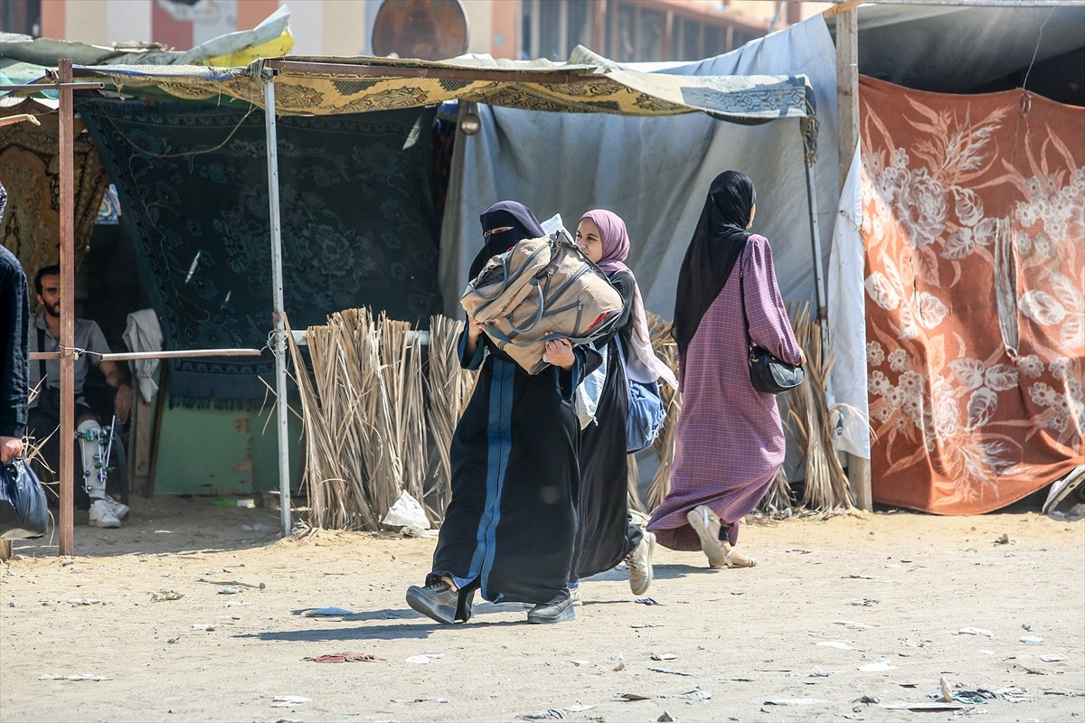 İsrail, 7 Ekim'den bu yana saldırılarını sürdürdüğü Gazze Şeridi'nde daha önce "güvenli" ilan...