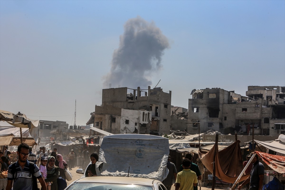 İsrail, 7 Ekim'den bu yana saldırılarını sürdürdüğü Gazze Şeridi'nde daha önce "güvenli" ilan...