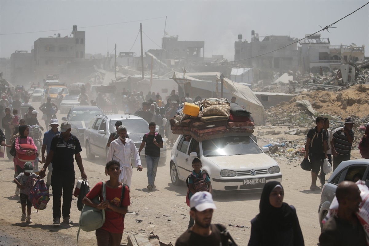 İsrail, 7 Ekim'den bu yana saldırılarını sürdürdüğü Gazze Şeridi'nde daha önce "güvenli" ilan...