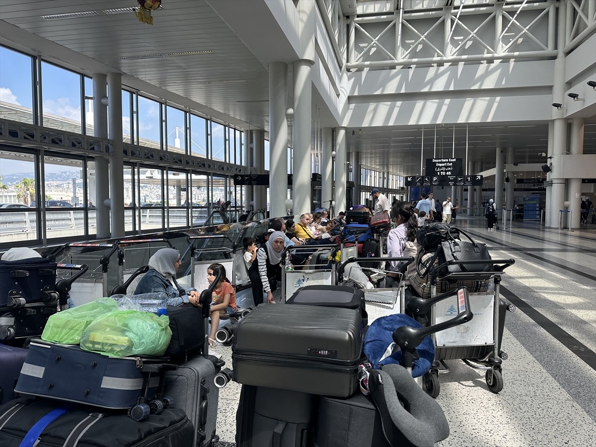 İsrail ordusunun Lübnan'a yönelik olası saldırı tehdidi nedeniyle Beyrut Refik Hariri Uluslararası...