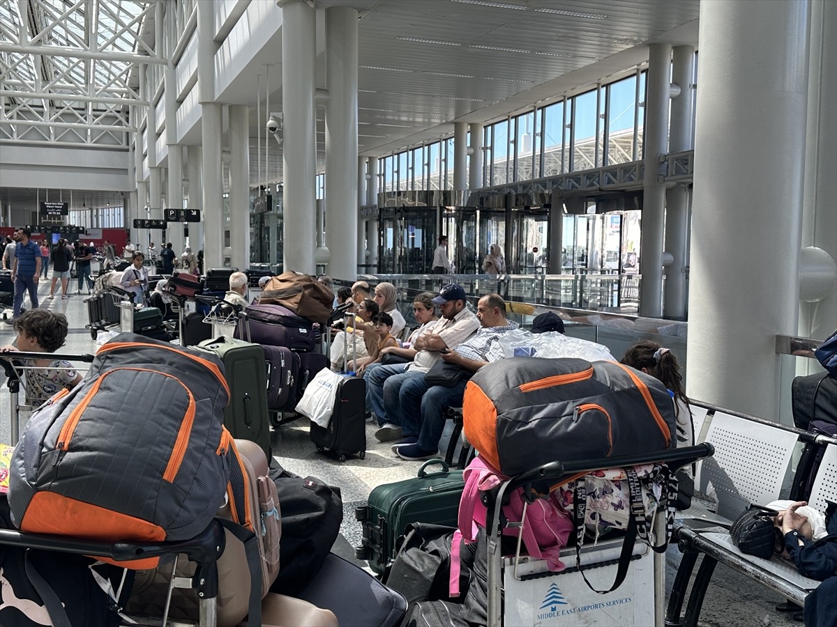 İsrail ordusunun Lübnan'a yönelik olası saldırı tehdidi nedeniyle Beyrut Refik Hariri Uluslararası...