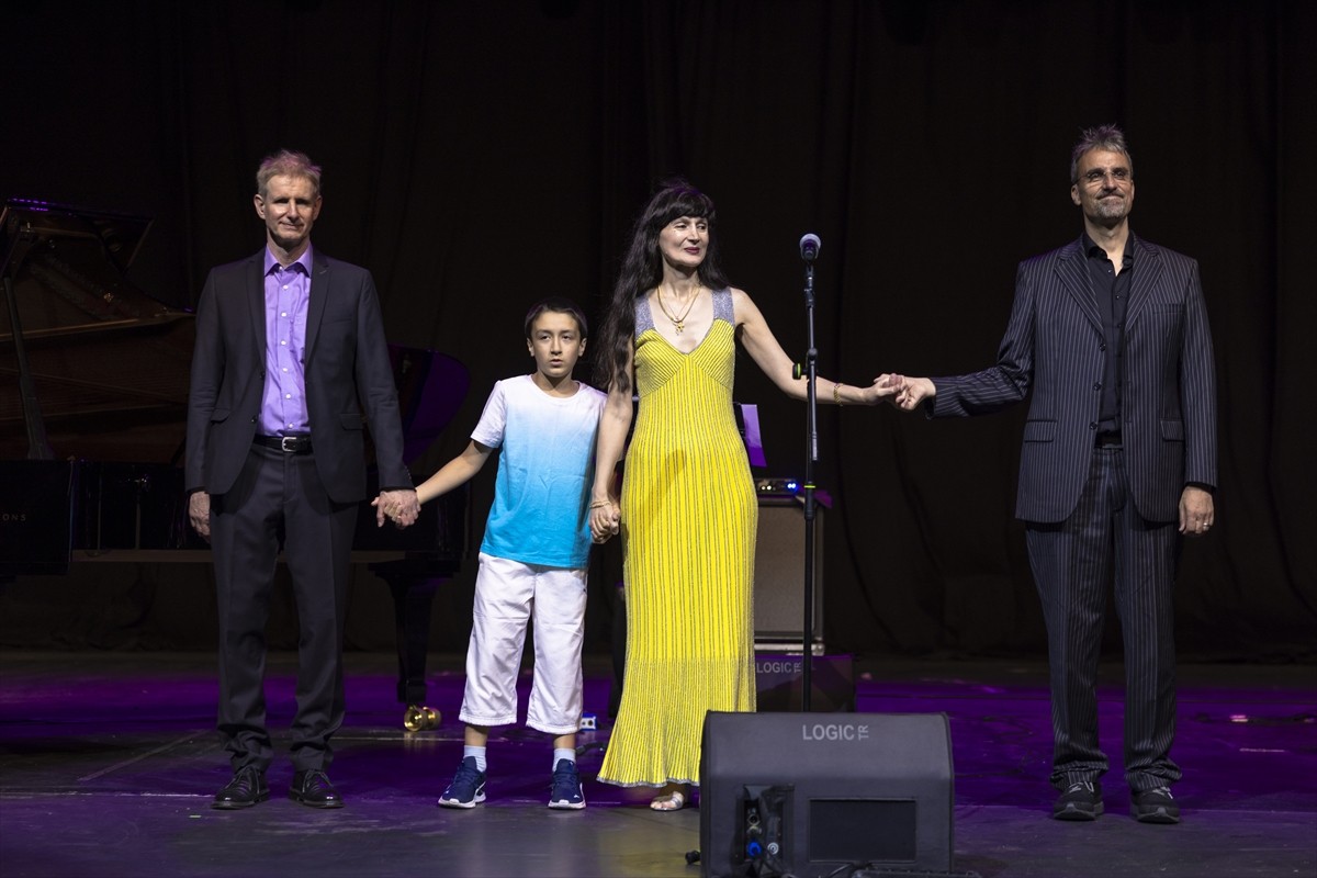 İSTANBUL (AA) - "Cazın prensesi" olarak anılan Azerbaycanlı piyanist, besteci ve şarkıcı Aziza...