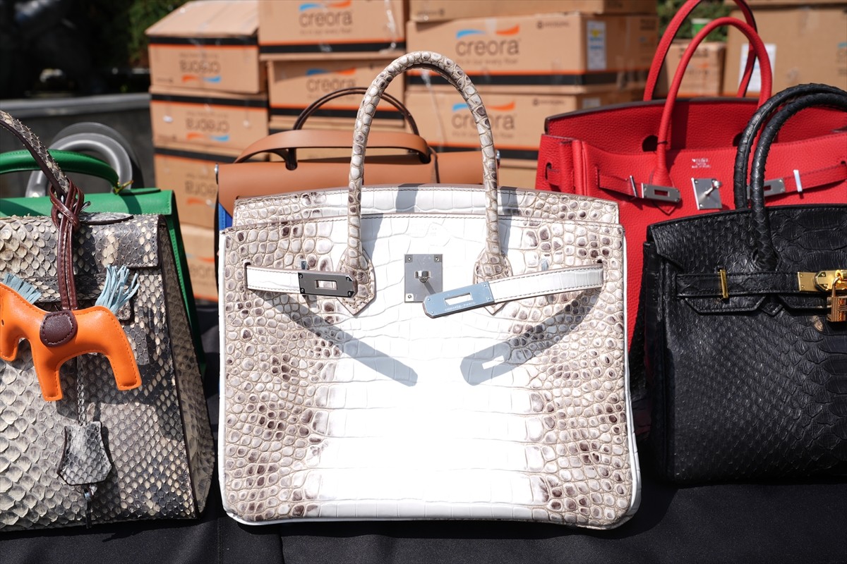 İstanbul Kaçakçılık Suçlarıyla Mücadele Şube Müdürlüğü ekiplerince düzenlenen operasyonda, yurda...