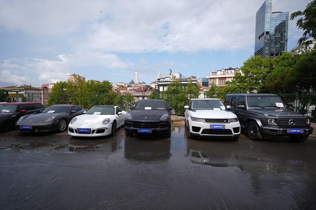 İstanbul merkezli 8 ilde bir suç örgütüne yönelik yapılan operasyonda, yediemin otoparklarından...