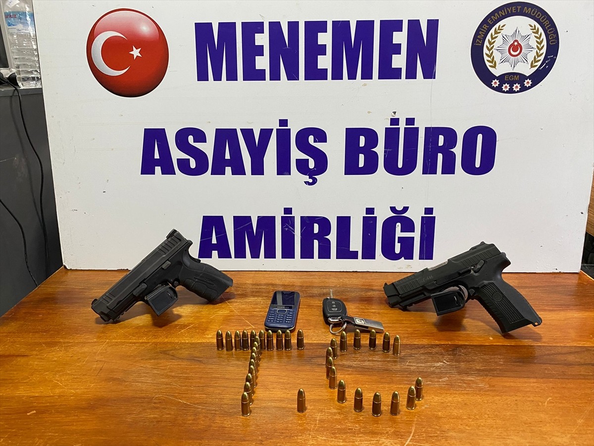 İzmir'in Menemen ilçesinde evlerine dönerken sokakta silahlı saldırıya uğrayan karı koca hayatını...